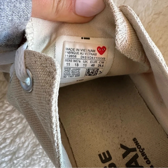 CDG x Converse Heart Low Sneaker - Picture 7 of 8